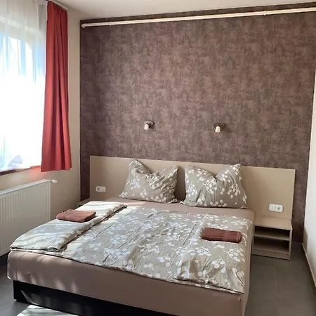 Balaton Apartmanhaz דירה