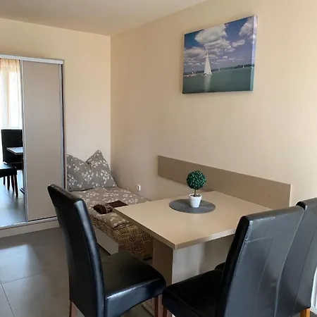 Balaton Apartmanhaz דירה