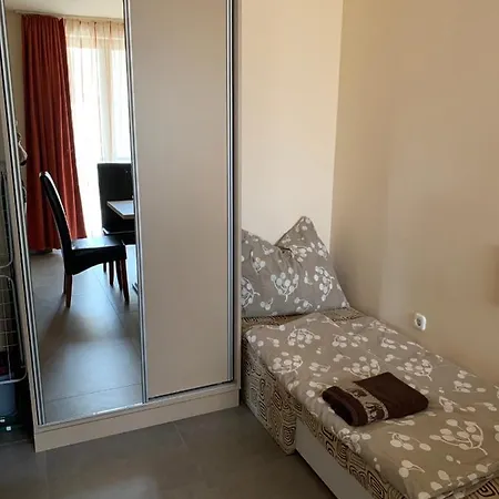 Balaton Apartmanhaz דירה