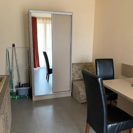 Balaton Apartmanhaz דירה