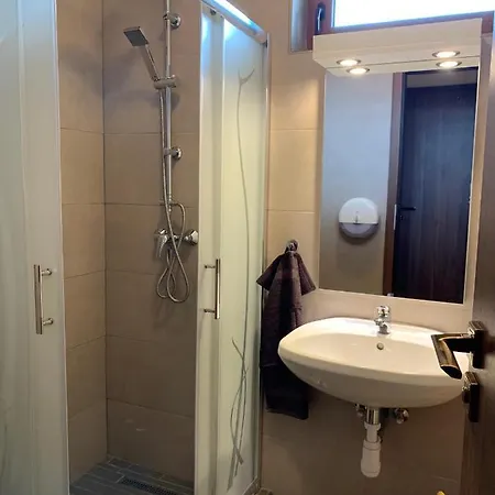 Balaton Apartmanhaz דירה *