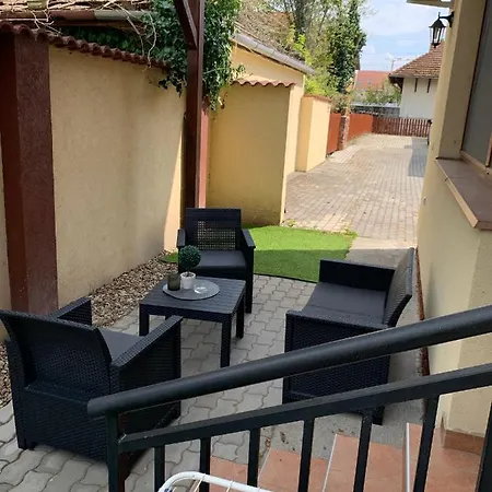דירה Balaton Apartmanhaz שיופוק