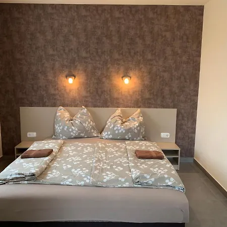 Balaton Apartmanhaz * Siofok